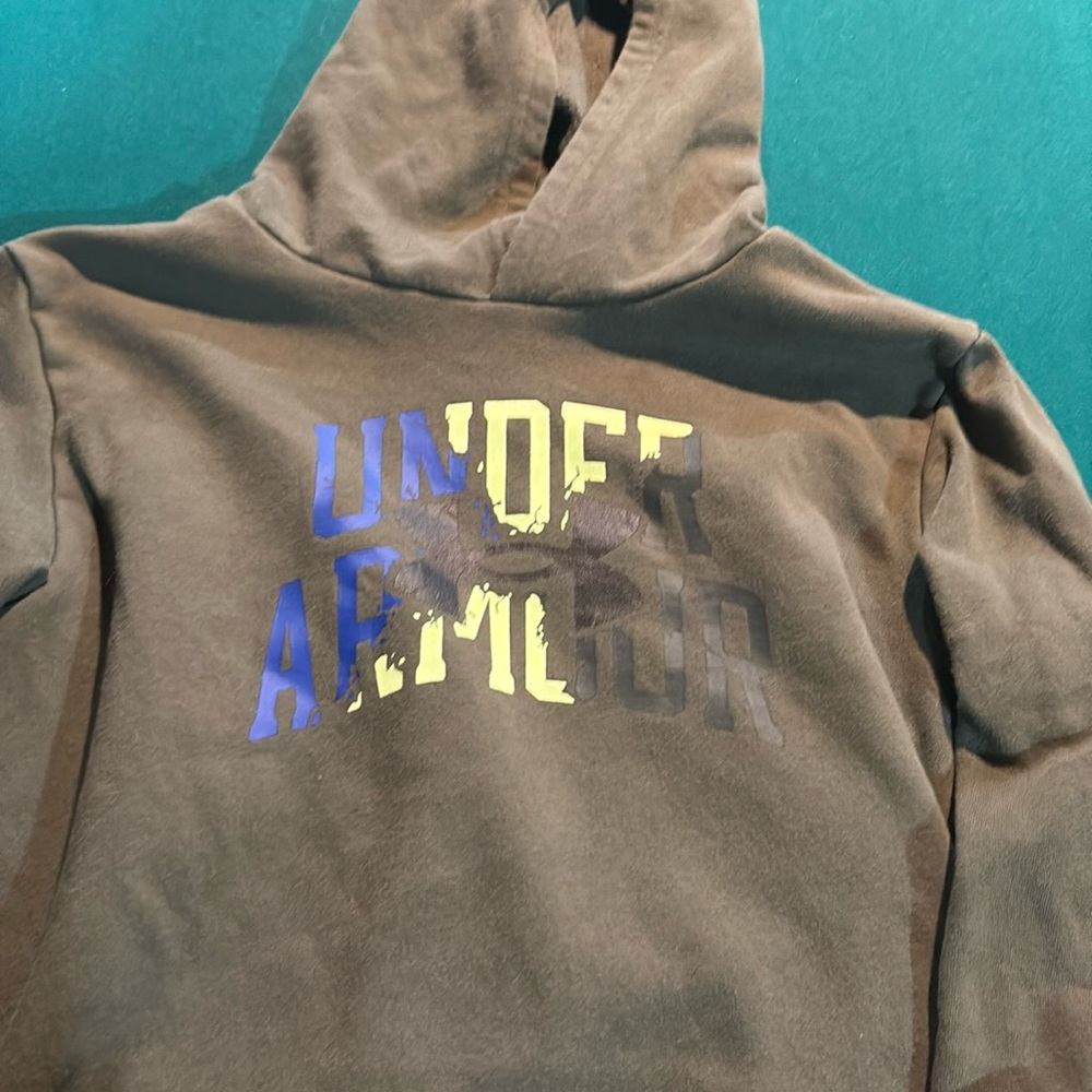 Under armour hoodie 
XL